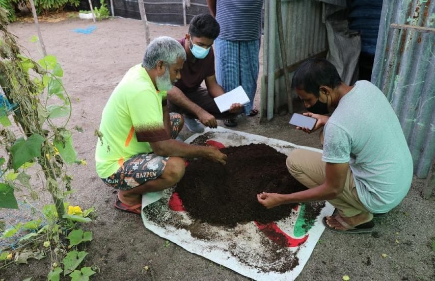 ރަށެއްގައި އެގްރޯނެޓުން ދަނޑުވެރިންނަށް މައުލޫމާތު ދެނީ -- ފޮޓޯ: އެގްރޯނެޓް