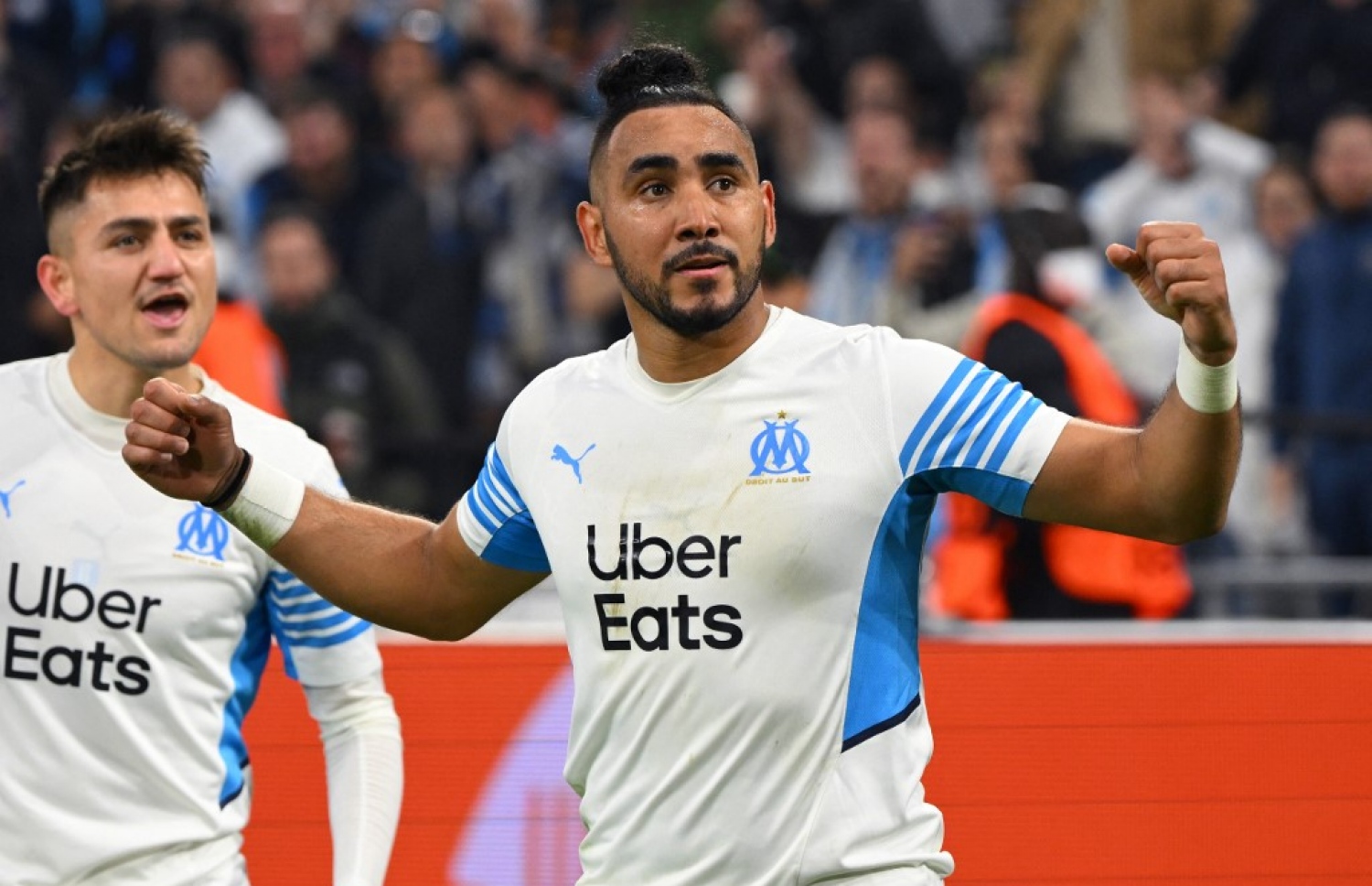 ޕަޔެޓް ރޭގެ މެޗުގައި މާސޭ މޮޅުވި ލަނޑު ޖެހުމަށް ފަހު އުފާފާޅުކުރަނީ.-- ފޮޓޯ: އޭއެފްޕީ