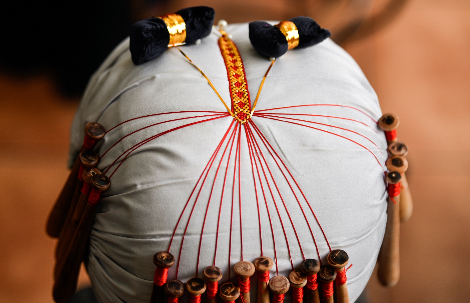 މިއީ ހިދާނާގެ މަސައްކަތް. ނެތެމުންދާ މި ފަންނަށް ދަރިވަރުން ޝައުގުވެރިކުރުވަން ސްކޫލްތަކުން ކުރަމުން އަންނަ މަސައްކަތާއި ޔުނިވަސިޓީތަކުގެ އެކި ފޯރަމްތަކުގައި ވާހަކަ ދައްކަން ފުރުސަތު ލިބުމަކީ ހިދާނާ އަށް ލިބޭ ވަރަށް ބޮޑު ހިތްހަމަޖެހުމެއް.