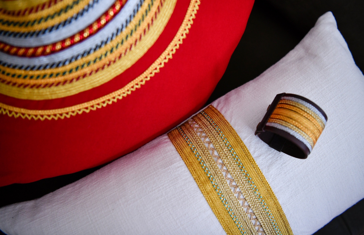 ހުރިހާ ވަގުތެއް ކަސަބަށް ހުސްކޮށްފައިވާ އިރު މާލޭގައި މި މަސައްކަތް ކުރާ މަދު މީހުންގެ ތެރޭގައި އޭނާ ހިމެނޭ. އޭނާ ގަބޫލުކުރާ ގޮތުގައި މިއީ ވަރަށް ފުޅާކޮށް ކުރިއަށް ގެންދެވިދާނެ، ކުރިމަގު އޮތް މަސައްކަތެއް.