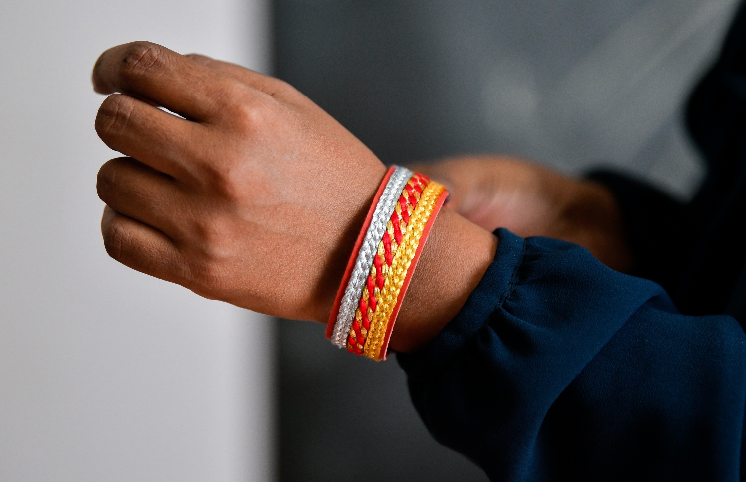 މި މަސައްކަތުގައި މިހާރު އޭނާއަށް ދިމާވާ އެންމެ ބޮޑު ގޮންޖެހުމަކީ ކަސަބު ވިޔަން ބޭނުންވާ ބައެއް ސާމާނު ރާއްޖެ އިން ލިބެން ނެތުން.