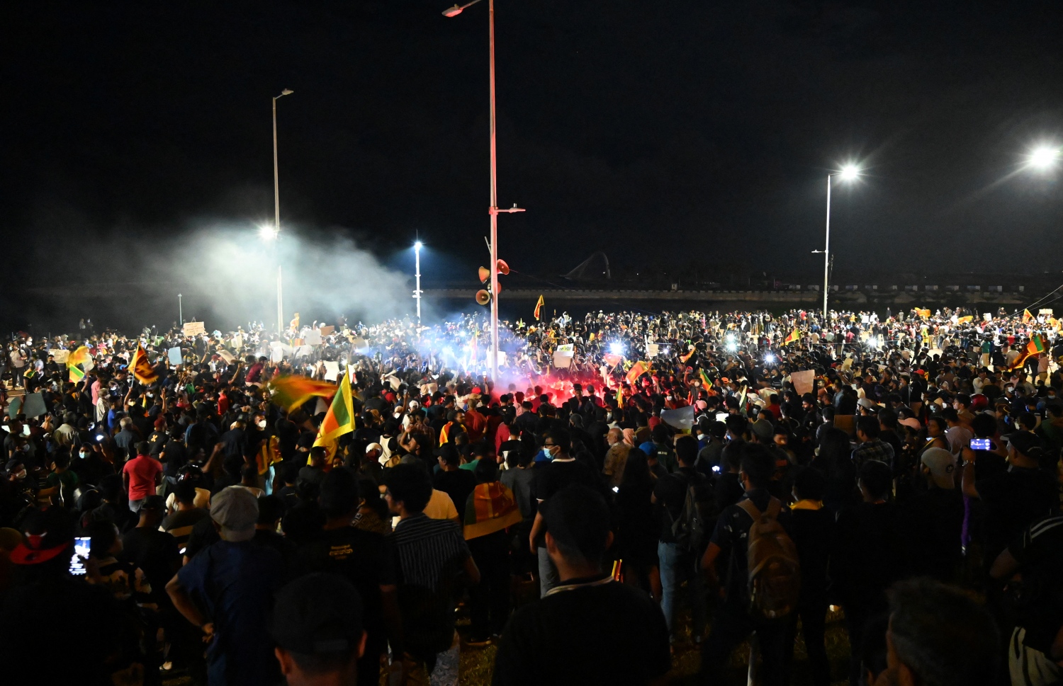 ސްރީ ލަންކާގައި ބޮޑު މުޒާހަރާއެއް