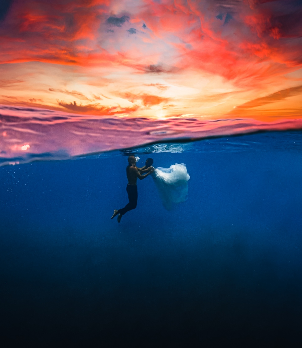 މޫދު އަޑީގައި ބޭއްވި ވެޑިން ފޮޓޯޝޫޓްގައި ނެގި ފޮޓޯއެއް -- ފޮޓޯ: އަކްޝަމް