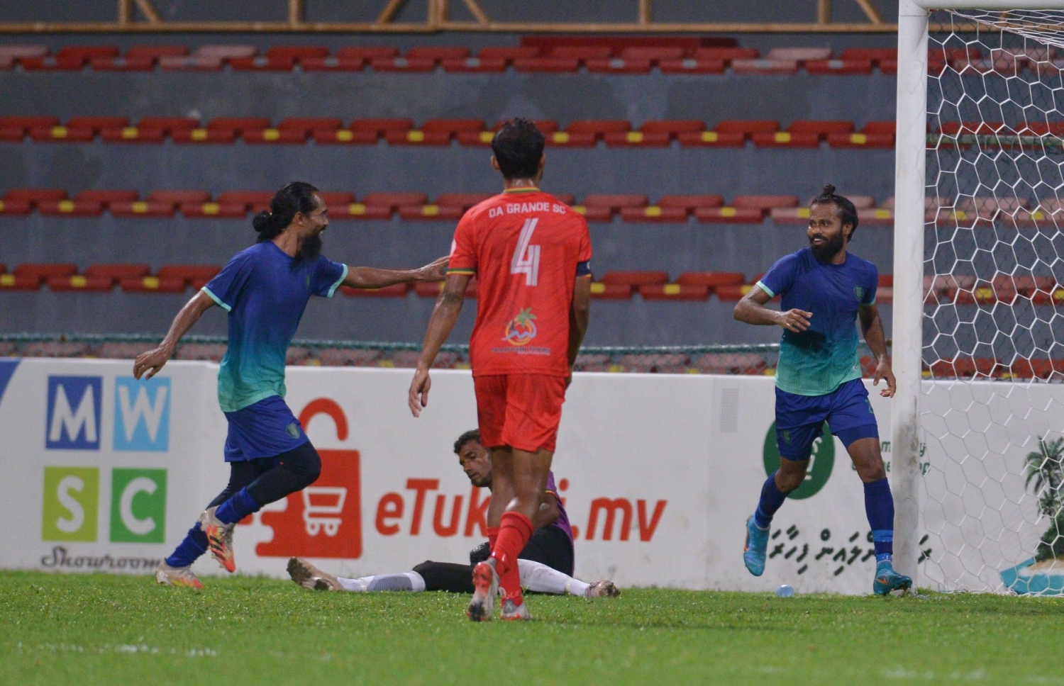 ސަސްގެ ކުޅުންތެރިން ލަނޑު ޖެހުމަށް ފަހު އުފާފޅު ކުރަނީ: އެޓީމުން މެޗު ކާމިޔާބު ކުރީ 3-1 ން