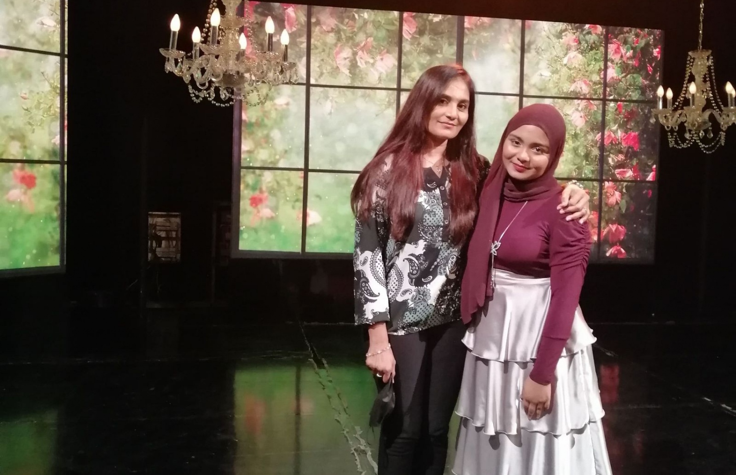 ރާފިޔަތު ރަމީޒާއާ އެކު ރާޔާ---