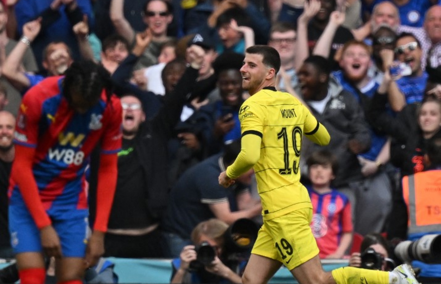 މޭސްނަ މައުންޓް ޗެލްސީގެ ދެވަނަ ލަނޑު ޖެހުމަށް ފަހު.-- ފޮޓޯ: އޭއެފްޕީ