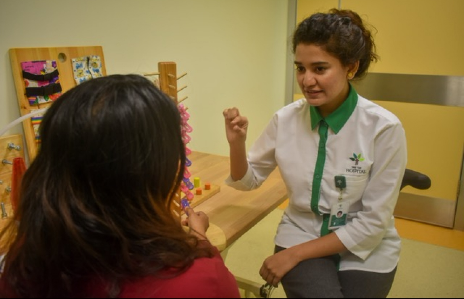 ޓްރީ ޓޮޕް ހޮސްޕިޓަލުގައި އޮކިއުޕޭޝަނަލް ތެރަޕީ ދެނީ. އެ ހޮސްޕިޓަލުން ކުޑަކުދިންނަށް ގިނަ ފަރުވާތަކެއް ދޭނެ. --ފޮޓޯ:ޓްރީ ޓޮޕް