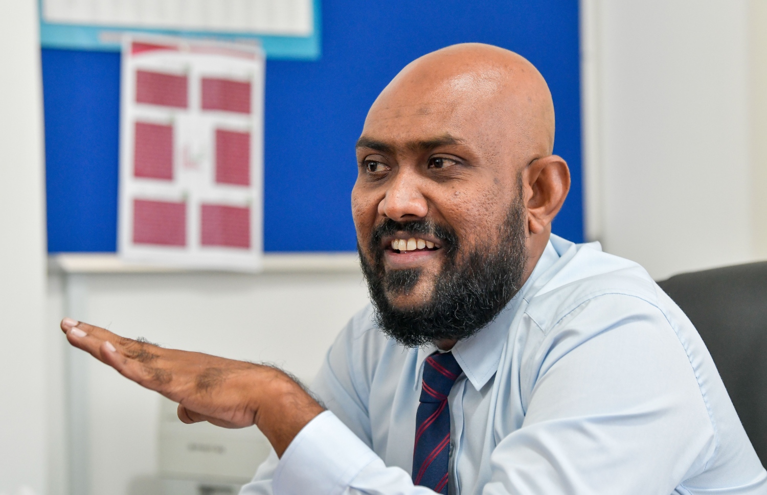 ޝާމިލް "މިހާރު"އާ ވާހަކަ ދައްކަވަނީ: އޭސީސީގެ މެމްބަރުން މަސައްކަތް ކުރާނީ ނުފޫޒެއްގެ ދަށު ނުވެ ގާނޫނީ އިމުގެ ތެރެއިން ކަމުގެ ޔަގީންކަން ދެއްވި. -- ފޮޓޯ: ފަޔާޒް މޫސާ | މިހާރު