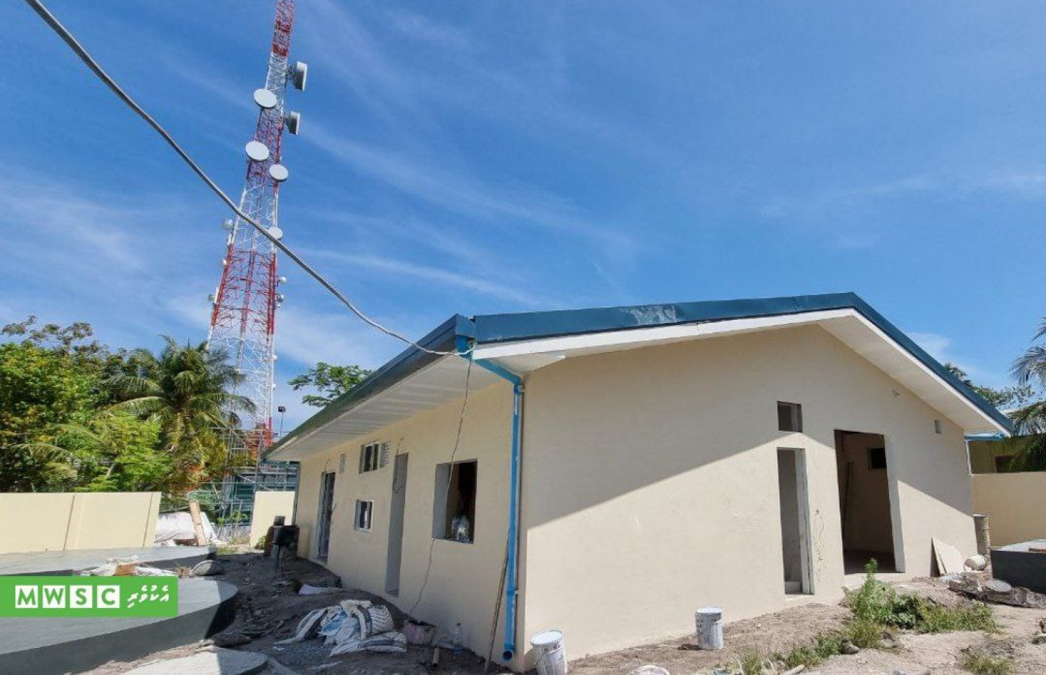 ހަންޏާމީދޫގައި ފެނުގެ ހިދުމަތް ދޭން އިމާރާތް ކުރި ބިލްޑިންގު -- ފޮޓޯ: އެމްޑަބްލިޔުއެސްސީ