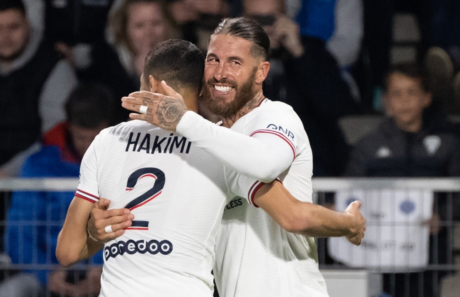 ރާމޯސް ޕީއެސްޖީގެ ދެވަނަ ލަނޑު ޖެހުމަށް ފަހު އަޝްރަފް ހަކީމީ އާއެކު.-- ފޮޓޯ: އޭއެފްޕީ