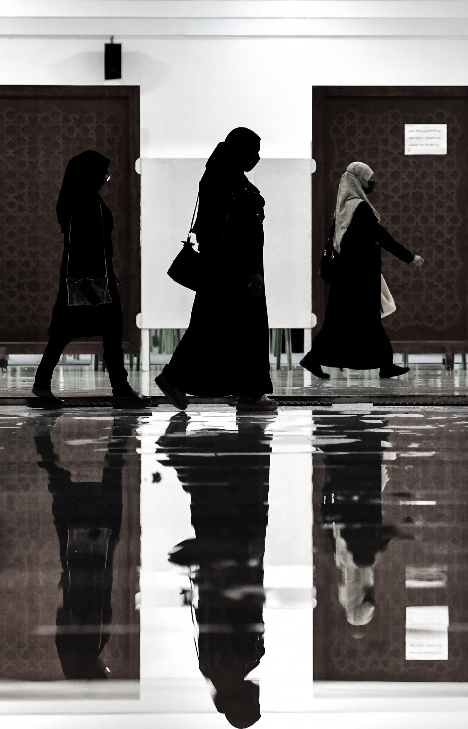 ހަތާވީސް ވިލޭރޭގެ ދަމުނަމާދު ކުރުމަށް އިސްލާމީ މަރުކަޒަށް މީހުން އަރަނީ-- ފޮޓޯ: ނިޝާން އަލީ/މިހާރު