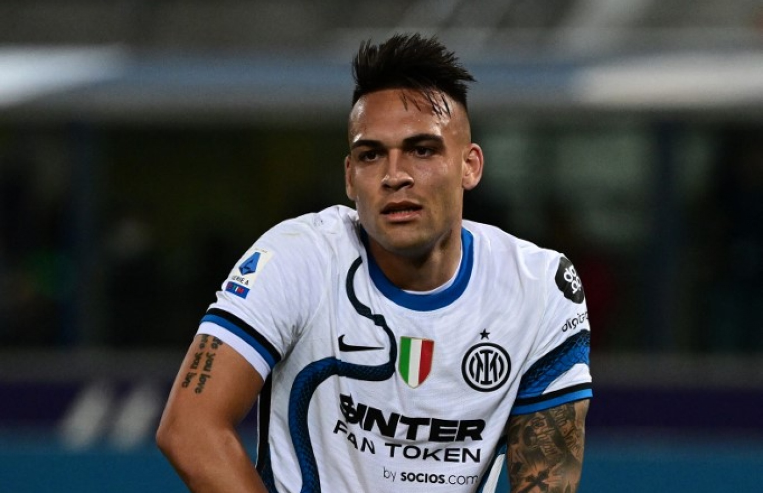 އިންޓަ މިލާނާއި ބޮލޯނިއާ ބައްދަލުކުރި މެޗުގައި އިންޓަ ގެ ފޯވާޑް ލައުޓާރޯ މާޓިނޭޒް މާޔޫސްވެފައި: ލީގު ހޯދުމުގެ އަމިއްލަ ބާރު އެޓީމަށް ވަނީ ގެއްލިފަ .-- ޕޮޓޯ: އޭއެފްޕީ