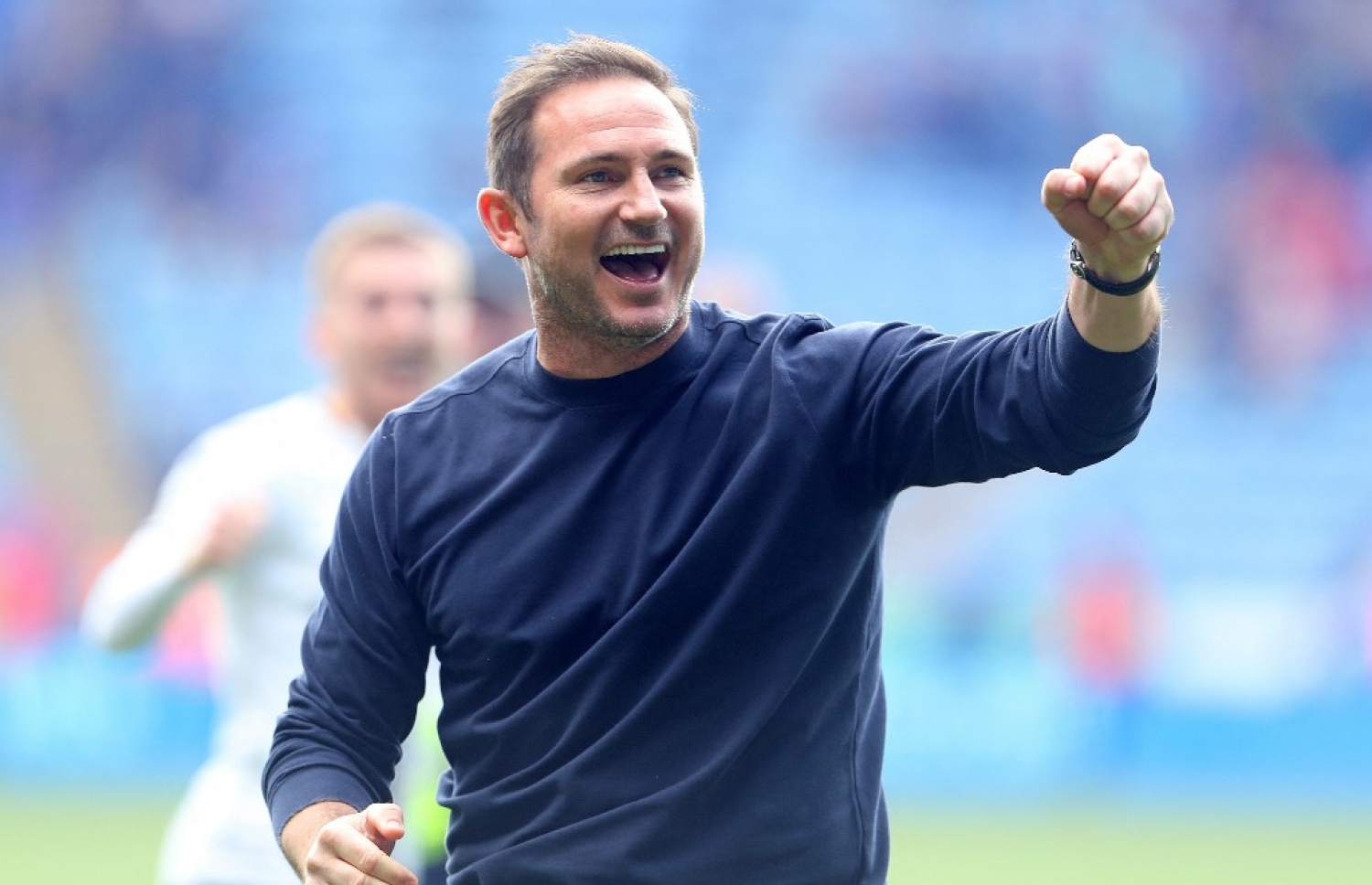 އެވަޓަންގެ ކޯޗު ފްރޭންކް ލަމްޕާޑް މިރޭގެ މެޗް ކާމިޔާބު ކުރުމަށް ފަހު. މިއަހަރުގެ ޖެނުއަރީ މަހު ލަމްޕާޑާ ކުލަބް ހަވާލު ކުރީ ވެސް ޓީމު ރެލިގޭޝަނުން ސަލާމަތް ކުރުމުގެ ޓާގެޓާ އެކު.-- ފޮޓޯ: އޭއެފްޕީ