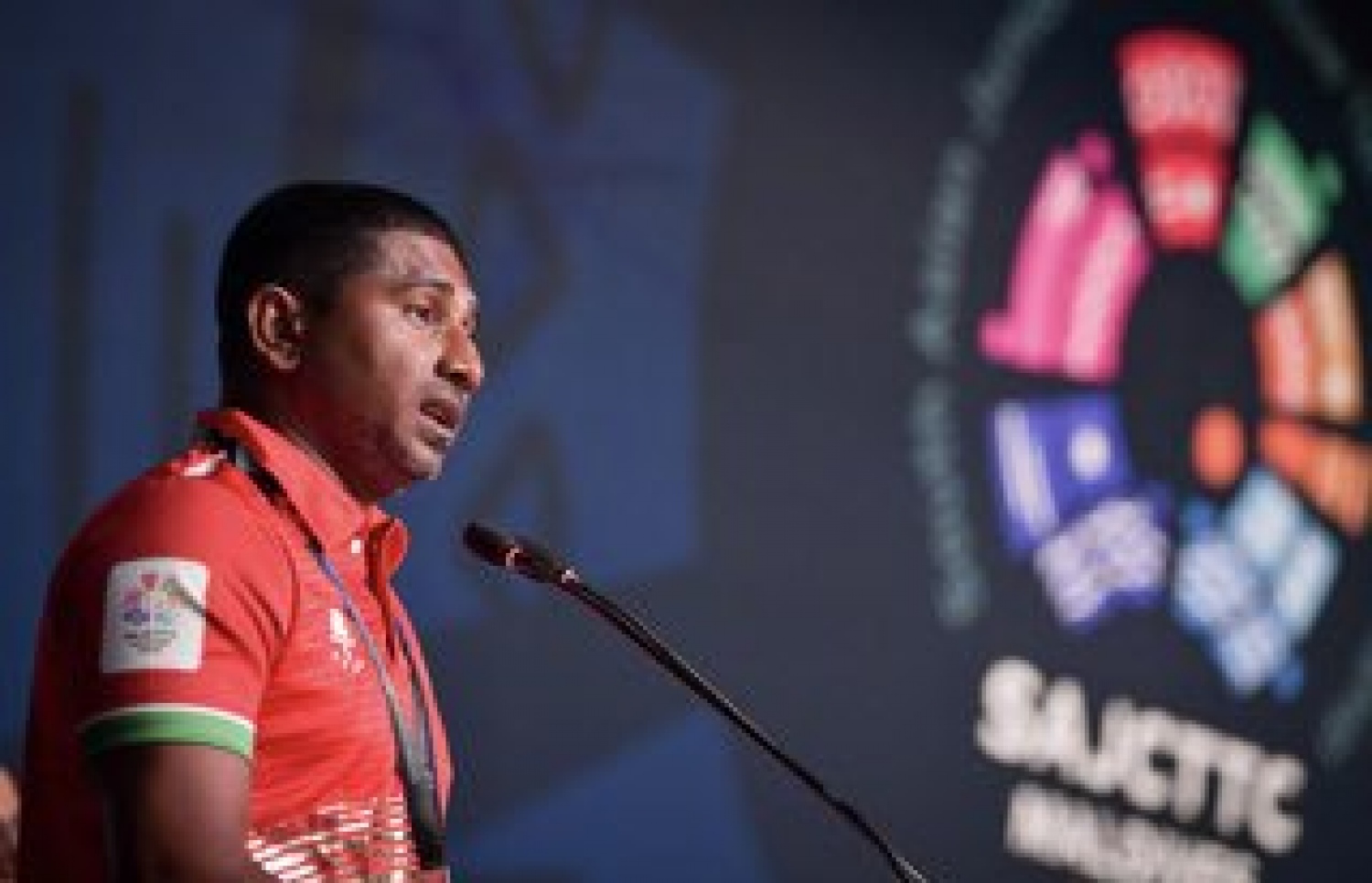 ކުރީގެ ސްޕޯޓްސް މިނިސްޓަރު މަހްލޫފް އޭނާ ބޭނުން ނުވާ އެސޯސިއޭޝަނަކަށް ފިޔަވަޅެއް ނޭޅޭ ކަމަށް ފާޑުކިޔާ މީހުން ބުނޭ  --- ފައިލް ފޮޓޯ: ނިޝާން އަލީ | މިހާރު