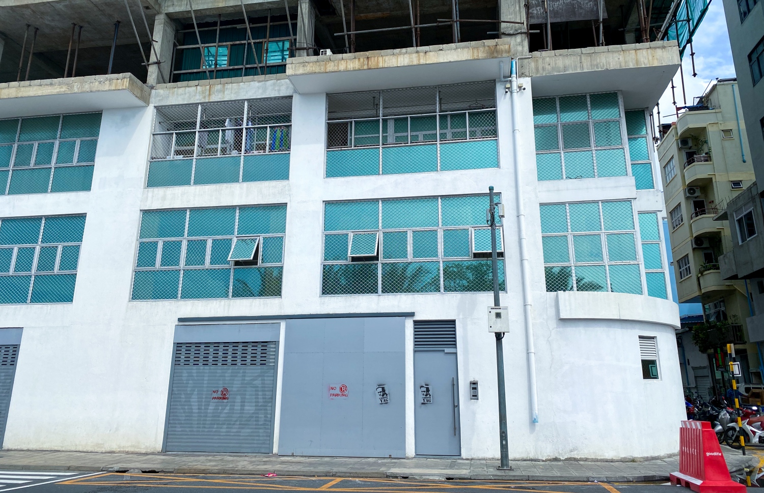 ޔާމިނު ދިރިއުުޅުއްވާ ގެއަށް ސްޕްރޭކޮށްފައި-- ފޮޓޯ: މިހާރު