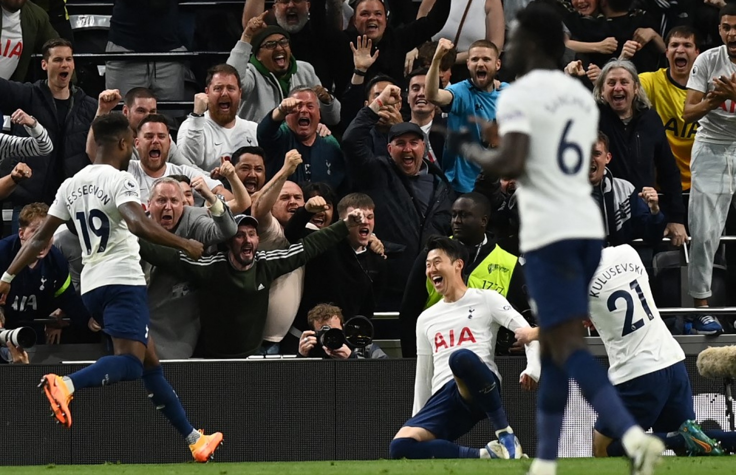 ސޮން މިރޭ އާސެނަލް ކޮޅަށް ލަނޑު ޖެހުމަށް ފަހު އުފާފާޅުކުރަނީ.-- ފޮޓޯ: އޭއެފްޕީ