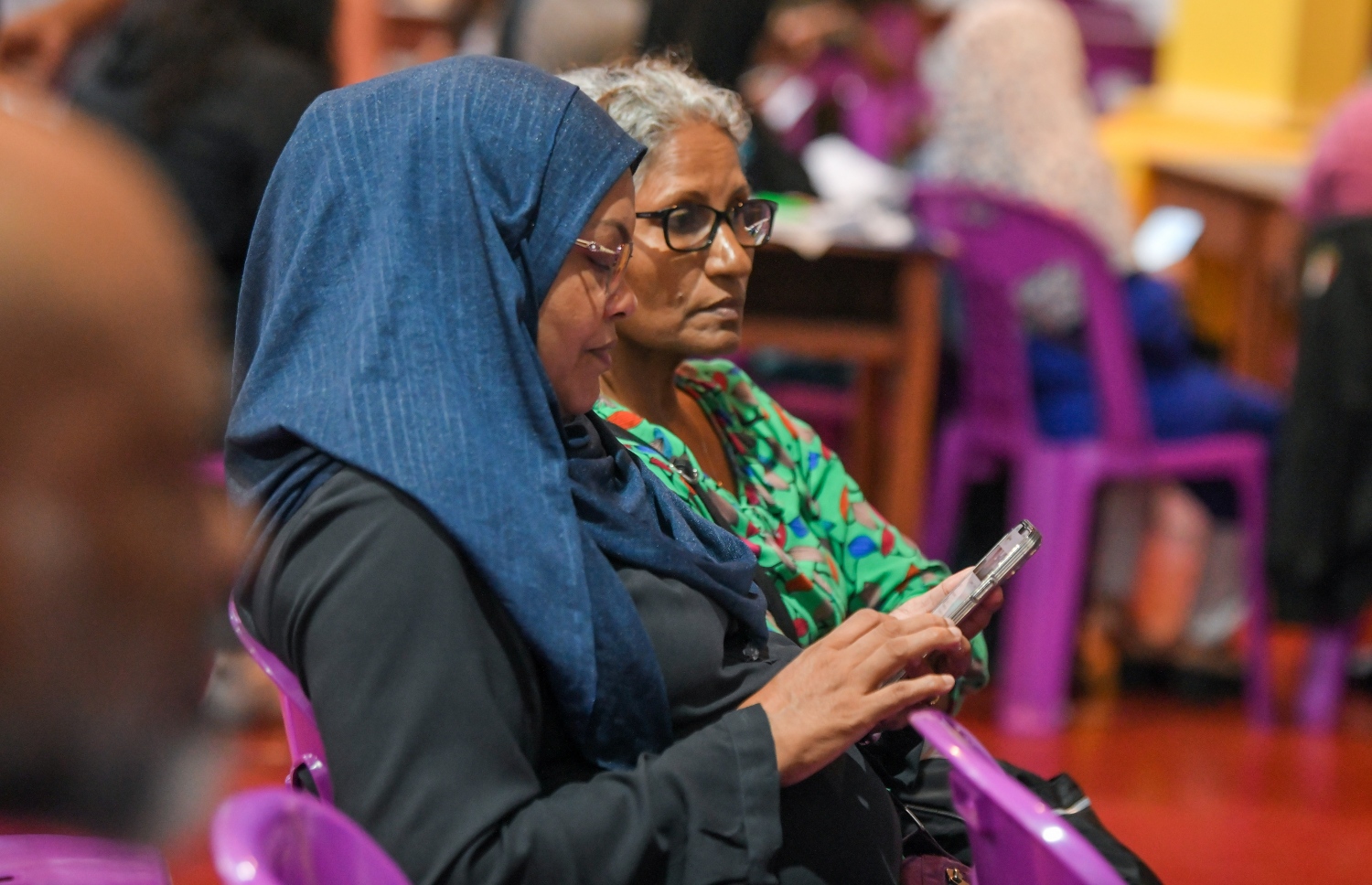 އެމްޑީޕީ އެތެރޭގެ އިންތިހާބުގައި މާލޭގެ ވޯޓުލާ މަރުކަޒެއް ތެރޭގައި މަޑުކޮށްލައިގެން.-- ފޮޓޯ: ފަޔާޒް މޫސާ /މިހާރު