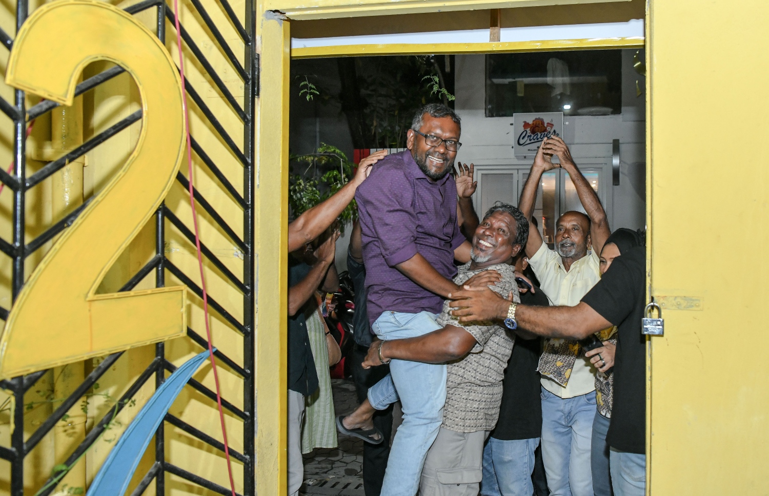 ފައްޔާޒާއި ރޮޒައިނާގެ ކާމިޔާބީ ފާހަގަކުރުން