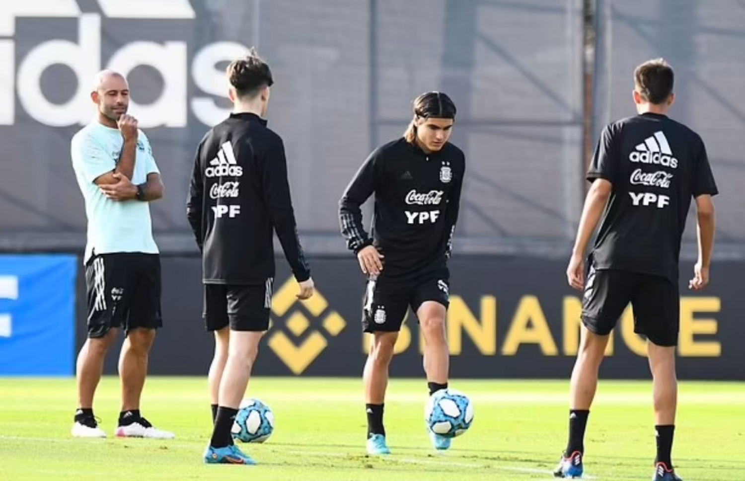 މެޝަރާނޯ (ވ) ޒުވާން ގައުމީ ޓީމުގެ ޓްރޭނިންގައި --- ފޮޓޯ: ގެޓީ އިމޭޖަސް