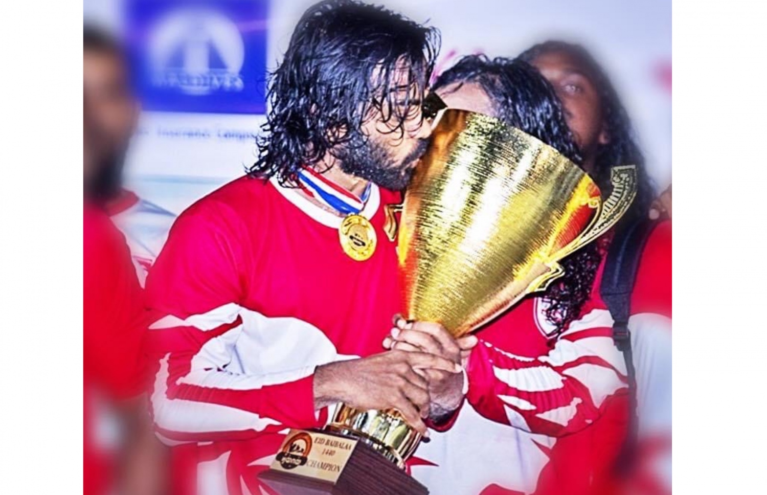 އަސްލަމް ވަނީ 2019ވަނަ އަހަރު ކުޑަހެންވޭރު ޓީމާއެކު ޗެމްޕިއަންކަން ހޯދައިފައި --