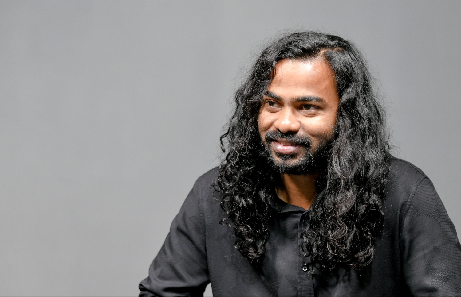 އަސްލަމް "މިހާރު"އަށް އިންޓަވިއު ދެނީ -- ފޮޓޯ/ ނިޝާން އަލީ