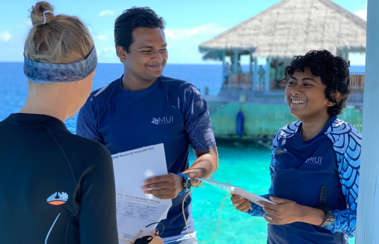 މޯލްޑިވްސް އަންޑަވޯޓާ އިނީޝިއޭޓިވް (އެމްޔޫއައި) ގެ ޓްރެއިންއެއްގައި އިޝާއާ އެކު ޓީމުގެ އެހެން ބައެއް މެމްބަރުން -- ފޮޓޯ: އެމްޔޫއައި