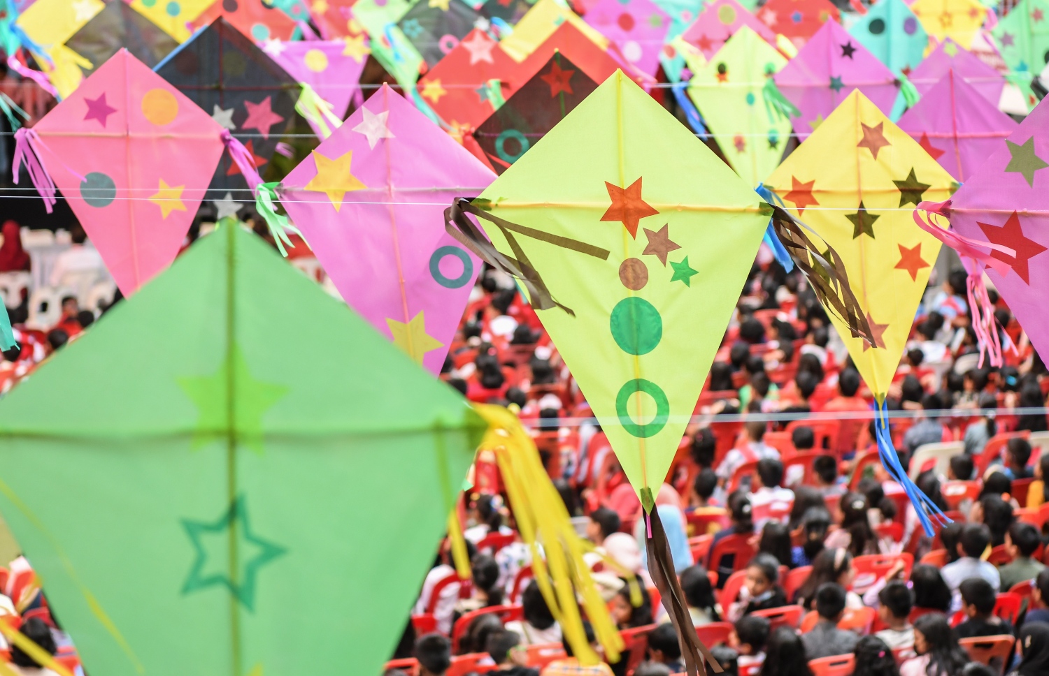 ސްކޫލެއްގައި ބޭއްވި ރަސްމިއްޔާތެއްގައި ދަރިވަރުންތަކެއް ބައިވެރިވަނީ -- ފޮޓޯ: ނިޝާން އަލީ | މިހާރު