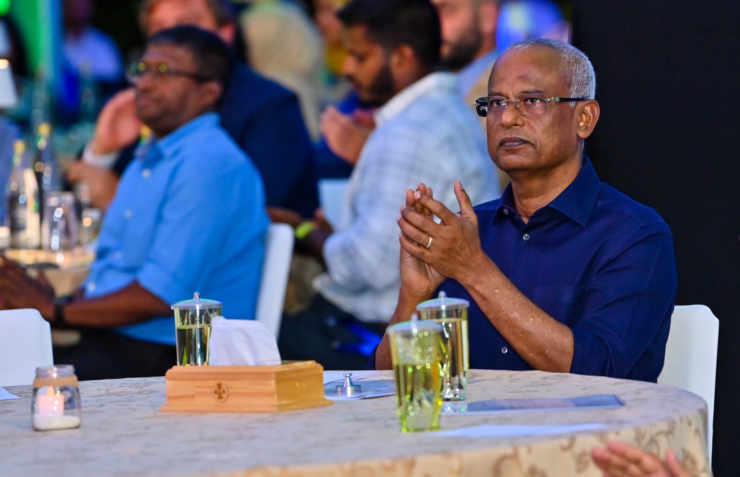 އެމްޑަބްލިއުއެސްސީގެ 27 ވަނަ އަހަރީ ދުވަހާ ގުޅިގެން ކްރޮސްރޯޑުގައި ބޭއްވި ހަފުލާގައި ރައީސް އިބްރާހިމް މުހައްމަދު ސޯލިހު ބައިވެރިވެ ވަޑައިގަންނަވަނީ-.. ފޮޓޯ: ރައީސް އޮފީސް