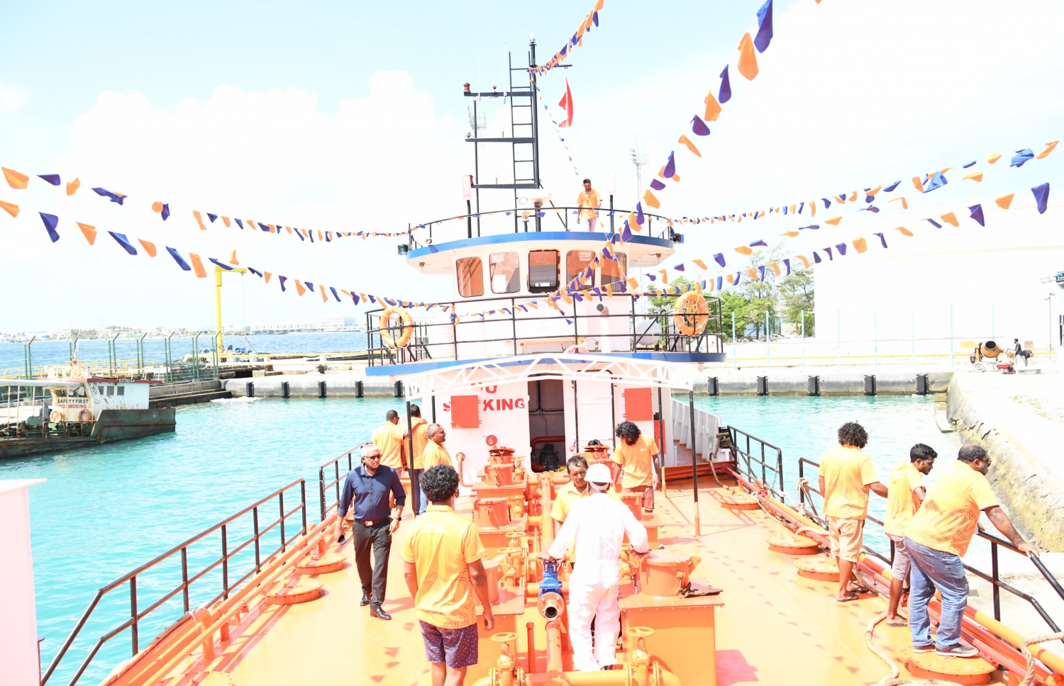 އެފްއެސްއެމްގެ ބައެއް މުވައްޒަފުން 'އެމްވީ ހުނިކެ' ތެޔޮ ބާޖުގައި ހަރަކާތްތެރިވަނީ ---ފޮޓޯ: އެފްއެސްއެމް