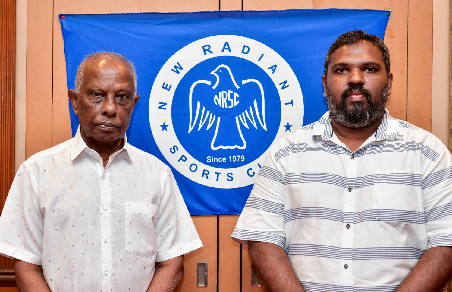 ވާސިފް (ކ) އާއި ނިއު ރޭޑިއަންޓްގެ މުއައްސިސް ކުއީން އަހުމަދު ވަހީދު (ވ) --- ފައިލް ފޮޓޯ: ފަޔާޒު މޫސާ | މިހާރު