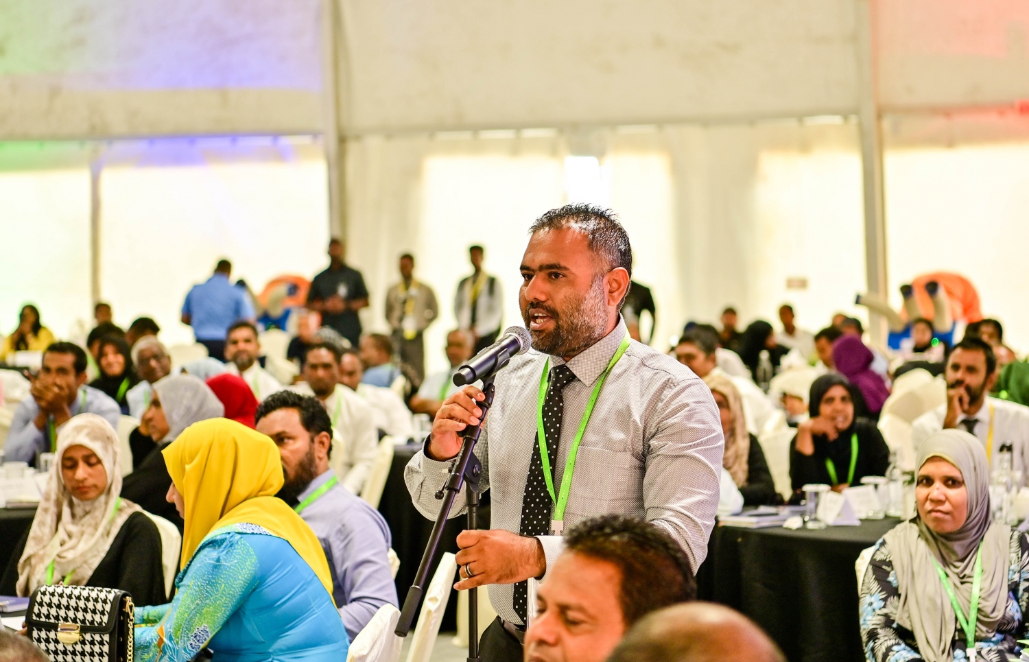 ކޮންފަރެންސްގައި ތޮއްޑޫ ކައުންސިލްގެ ރައީސް ވާހަކަ ދައްކަވަނީ. -- ފޮޓޯ | ރައީސް އޮފީސް