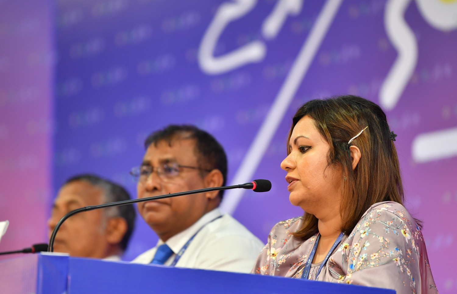 ވިއަވަތި ކޮންފަރެންސްގައި އެލްޖީއޭގެ ސީއީއޯ އަފްޝަން ވާހަކަ ދައްކަވަނީ. -- ފޮޓޯ | ރައީސް އޮފީސް