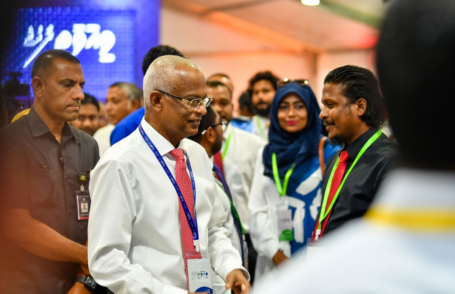 ވިއަވަތި ކޮންފަރެންސްގައި ރައީސް އިބްރާހިމް މުހައްމަދު ސޯލިހު ކައުންސިލަރުންނާ ބައްދަލުކޮށް ވާހަކަ ދައްކަވަނީ. -- ފޮޓޯ | ރައީސް އޮފީސް