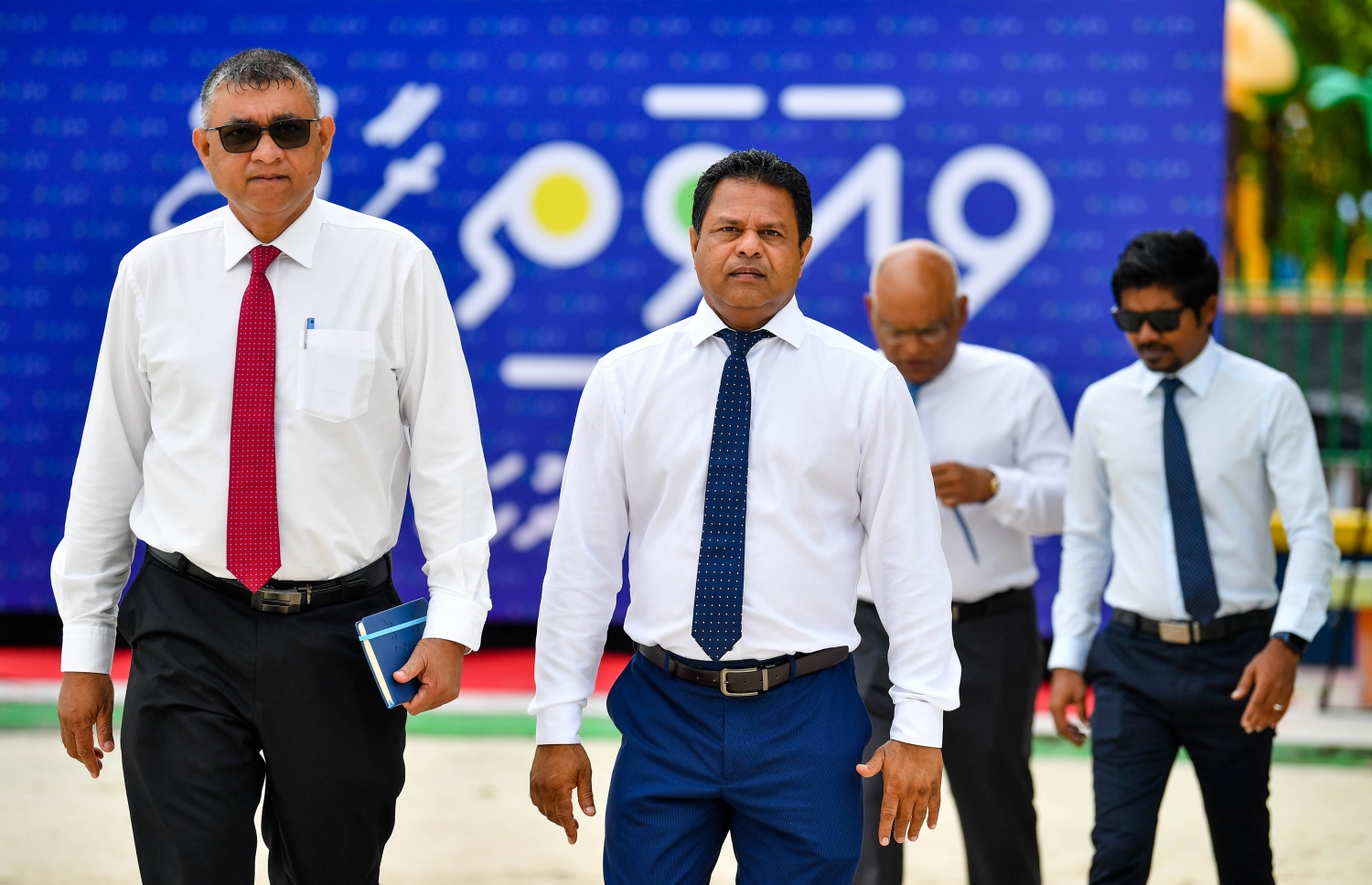 ވިއަވަތި ކޮންފަރެންސްގައި ބައިވެރިވުމަށް ސަރުކާރުގެ ބައެއް އިސްވެރިން އއ. އުކުޅަހުގައި-- ފޮޓޯ | ރައީސް އޮފީސް