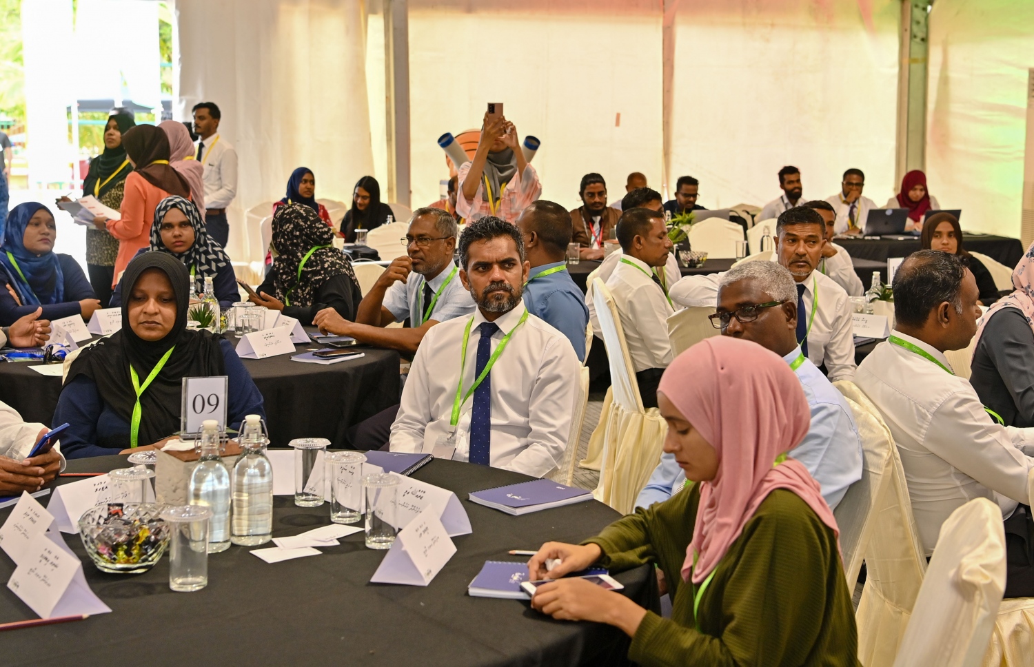 ވިއަވަތި ކޮންފަރެންސްގައި ބައެއް ކައުންސިލަރުން ބައިވެރިވަނީ. -- ފޮޓޯ | ރައީސް އޮފީސް