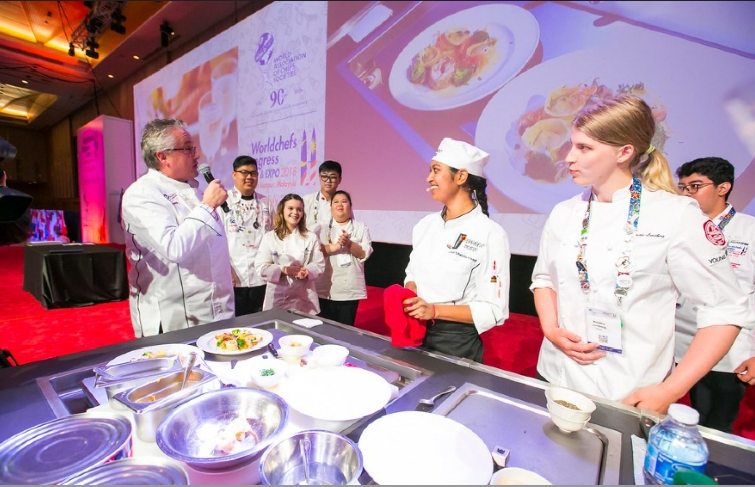 ވޯލްޑް ޝެފްސް ކޮންގްރެސް 2018 ގައި ދުނިޔޭގެ އެކިހިސާބު ތަކުގެ ޝެފުން ބައިވެރިވަނީ ---ފޮޓޯ: ވޯލްޑް ޝެފްސް ކޮންގްރެސް ވެބްސައިޓް