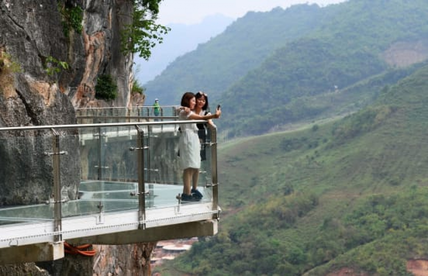 ބްރިޖު ވަނީ މި ހަފުތާ ބަންދުގައި އާންމުންނަށް ރަސްމީކޮށް ހުޅުވާލާފައި --- ފޮޓޯ : ރޮއިޓާސް