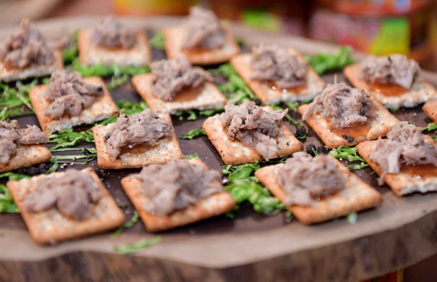 މިފްކޯއިން އަލަށް ތައާރަފް ކުރި ތެޔޮ އުކާލަން ނުޖެހޭ މަސްދަޅުން ތައްޔާރު ކޮށްފައިވާ ކެއުމެއް---ފޮޓޯ: ފަޔާޒް މޫސާ / މިހާރު