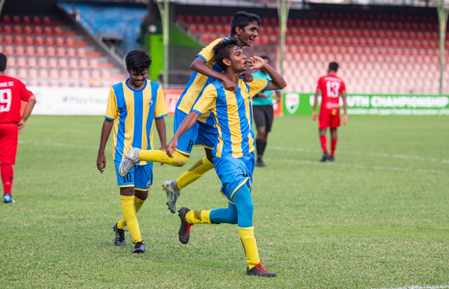 ގުރޫޕް ސްޓޭޖުގެ ފުރަތަމަ މެޗުގައި ވެލެންސިއާ އަށް ހެޓްރިކް ހަދައިދިން އަގްސަން، އޭނާ ވަނީ މިރޭޣެ މެޗުގައި ދެ ލަނޑު ޖަހައިފައި.-- ފޮޓޯ: އެފްއޭއެމް