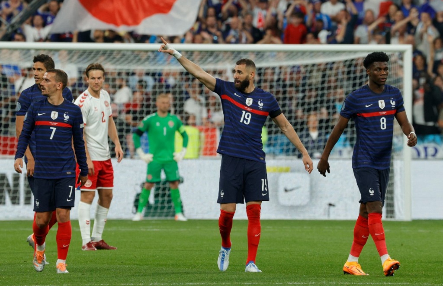 ފްރާންސް އަށް ލީޑު ނަގައިދިން ފޯވާޑް ބެންޒެމާ (19).-- ފޮޓޯ: އޭއެފްޕީ