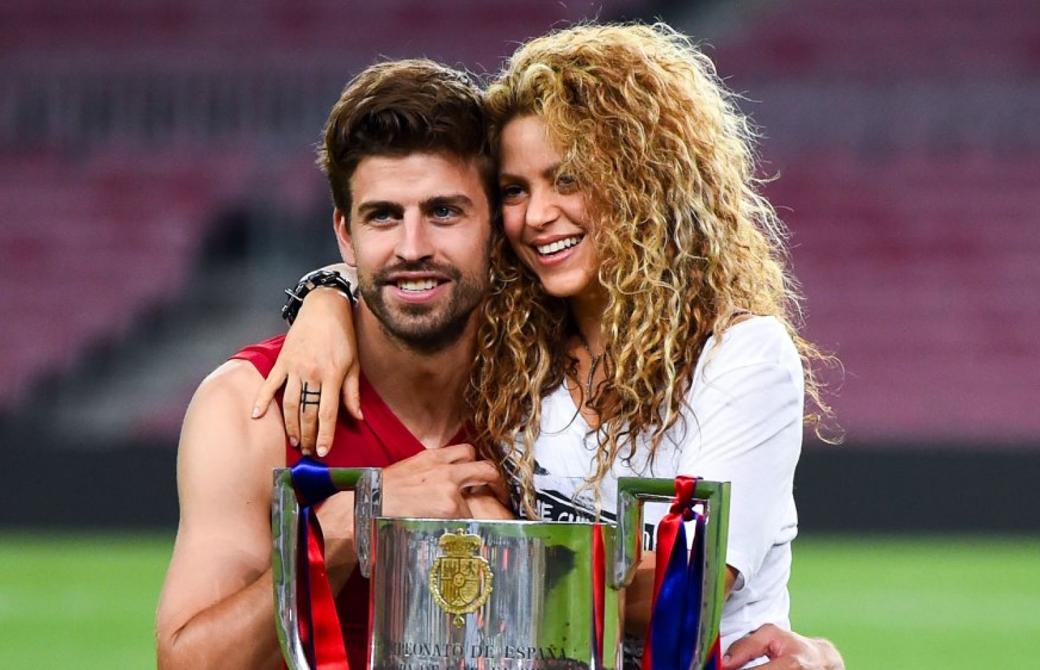 ލަވަކިޔުންތެރިޔާ ޝަކީރާ އަދި ފުޓު ބޯޅާ ކުޅުންތެރިޔާ ޕީކޭ