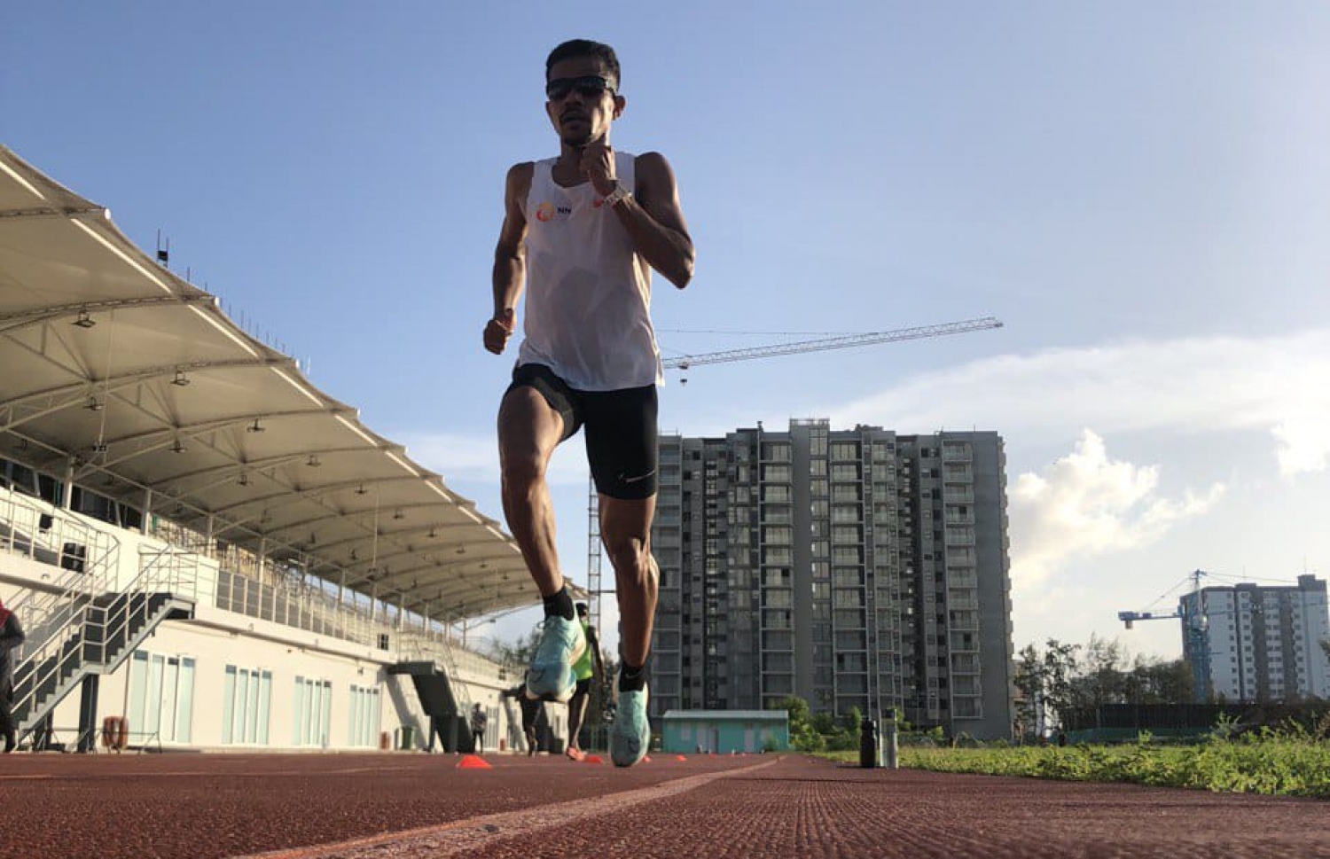 ޝަރަފް ޓްރޭނިންގައި: 10 އަހަރަށް ފަހު އޭނާ ވަނީ އަލުން ނަސީރްގެ ބެލުމުގެ ދަށުން ޓްރެއިނިންތައް ފަށާފައި.