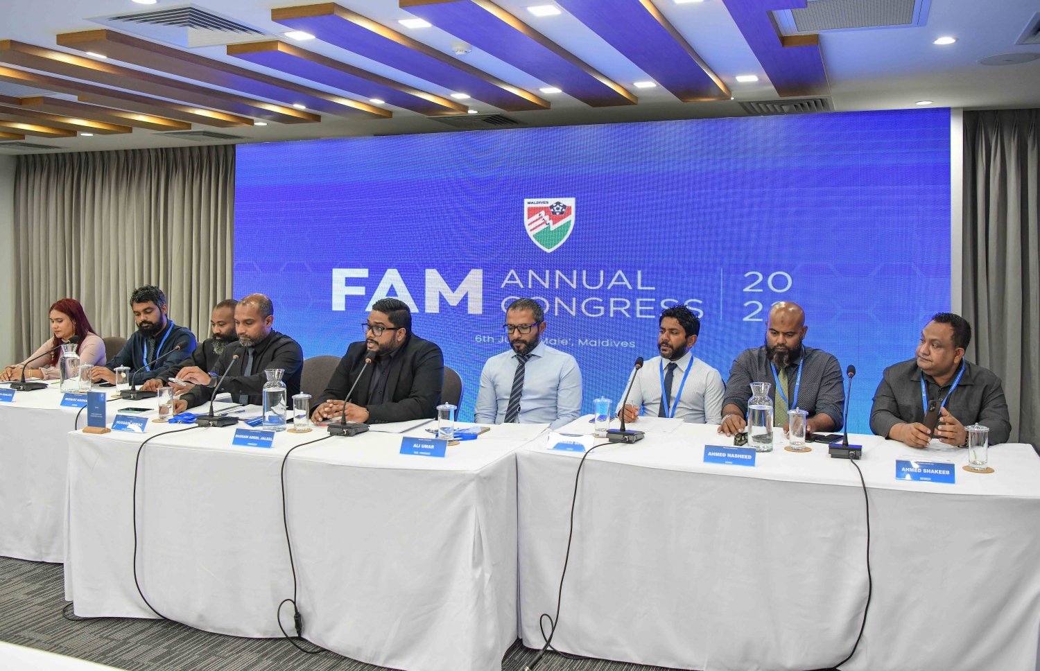 އެފްއޭއެމްގެ އަހަރީ ކޮންގްރެސްގައި އެކްސްކޯގެ މެމްބަރުންނާއެކު، އެ އެސޯސިއޭޝަންގެ ރައީސް ބައްސާމް އަދީލް ޖަލީލާއި ޖެނެރަލް ސެކްރެޓަރީ ހުސެއިން ޖަވާޒް ބައިވެރިވެވަޑައިގަންނަވަނީ.--- ފޮޓޯ: ނިޝާން އަލީ/މިހާރު