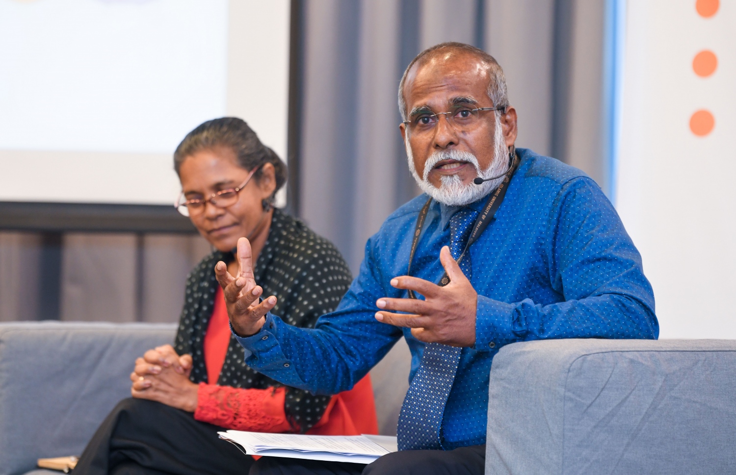 ސްވޮޕް ރިޕޯޓާ ގުޅިގެން ކުރިއަށް ދިޔަ ޕެނަލް ޑިސްކަޝަންގެ ތެރެއިން ޕެނަލިސްޓް ޑރ. ޒަކަރިއްޔާ މޫސާ ވާހަކަ ދައްކަވަނީ ---ފޮޓޯ: ފަޔާޒް މޫސާ | މިހާރު