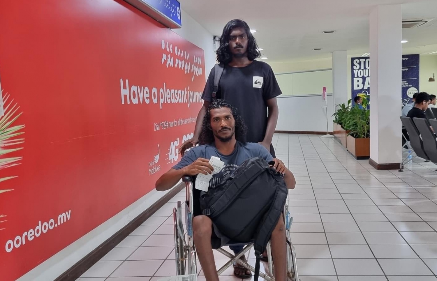 ޚައިފް ފުވައްމުލަކަށް ދާން ވެލާނާ އެއާޕޯޓުގައި.