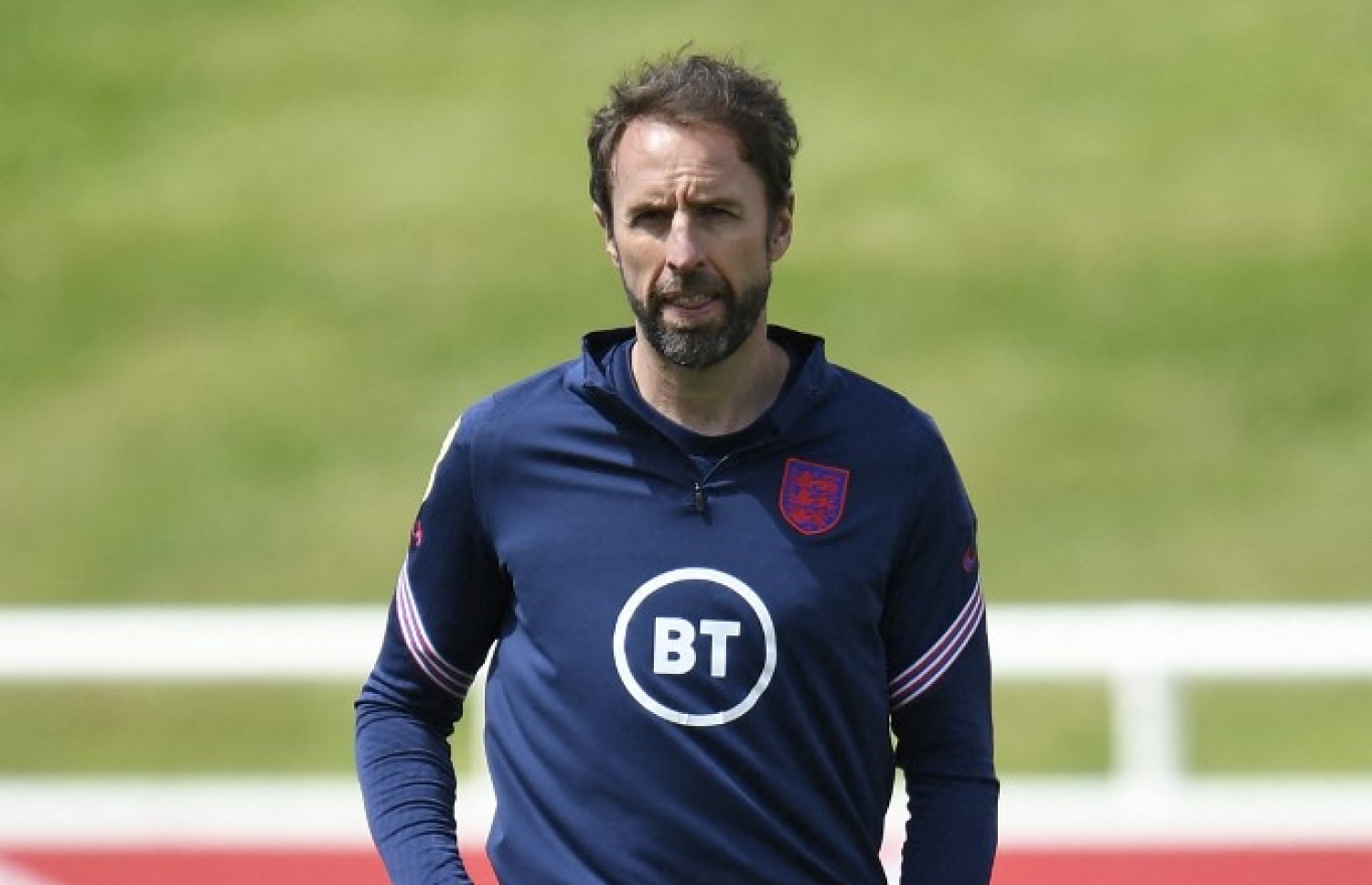 އިންގްލެންޑުގެ ފަރިތަކުރުންތަކުގައި ކޯޗު ސައުތުގޭޓް.-- ފޮޓޯ: އޭއެފްޕީ