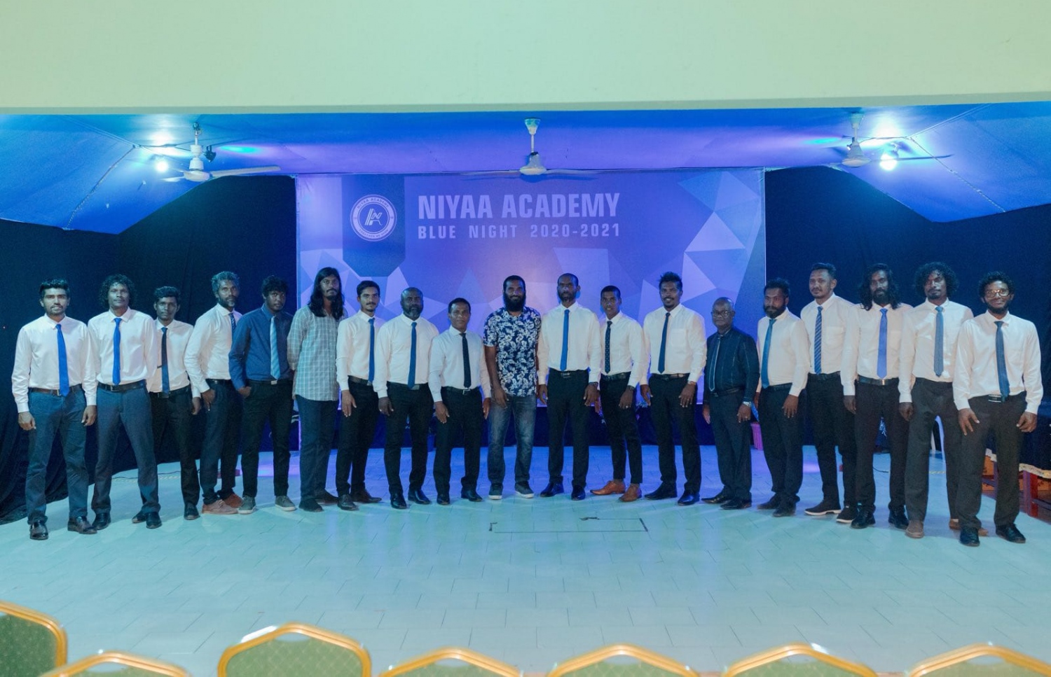 ނިޔާ އެކަޑަމީގެ އެވޯޑް ހަފުލާގެ ތެރެއިން: އެކަޑަމީގައި ވަނަވަނަ އަށް ދިޔަ ދަރިވަރުންނަށް ވަނީ އެވޯޑް ދީފަ --- ފޮޓޯ: ނިޔާ އެކަޑަމީ