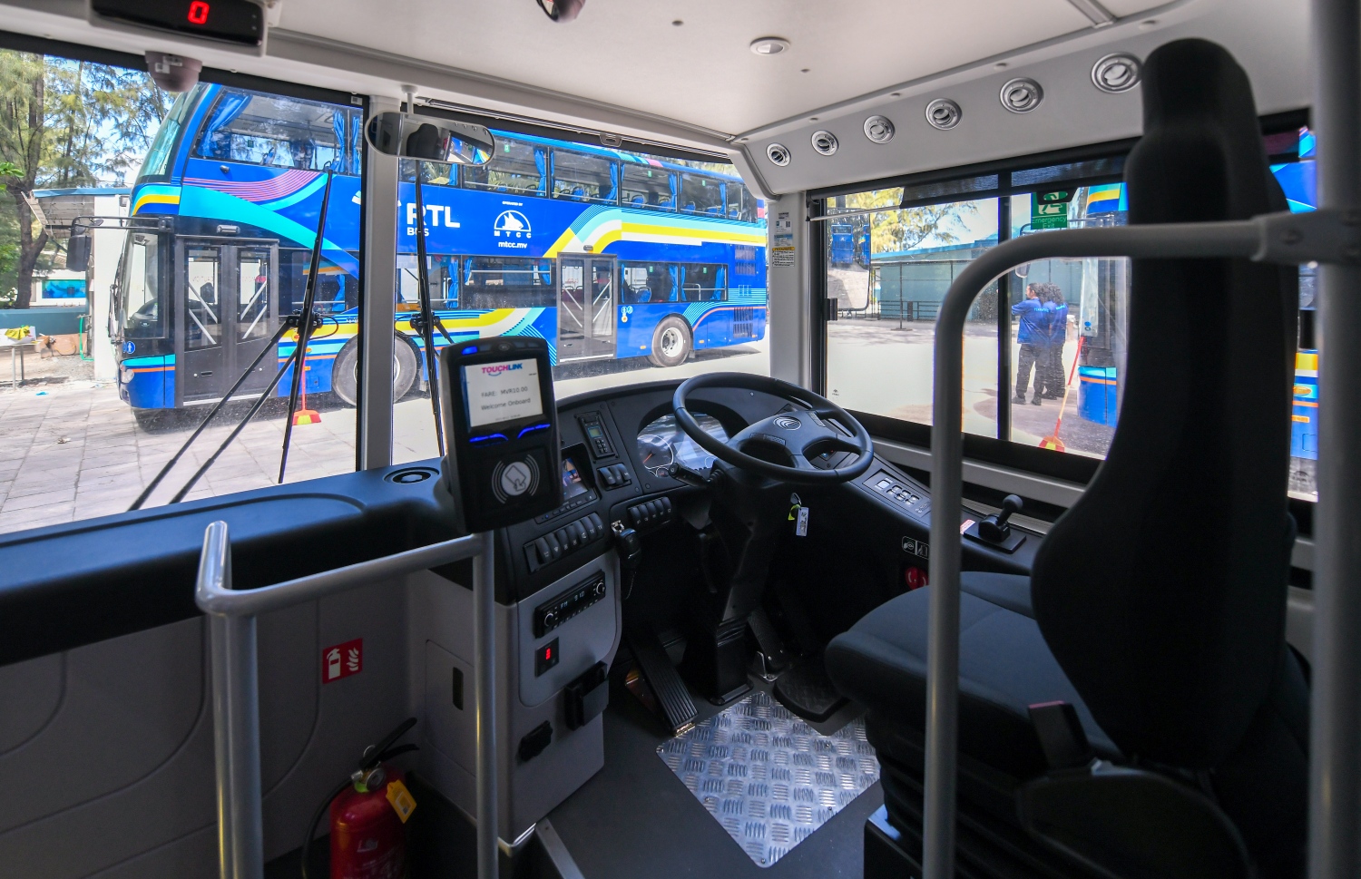 އާރްޓީއެލް ހިދުމަތުގެ ބަހެއްގެ އެތެރެ: ހުޅުމާލޭގެ އާންމު ދަތުރުފަތުރަށް އިތުރު 15 ބަސް ބޭނުންކުރަމުން ދާނެ -- ފޮޓޯ: ފަޔާޒު މޫސާ | މިހާރު