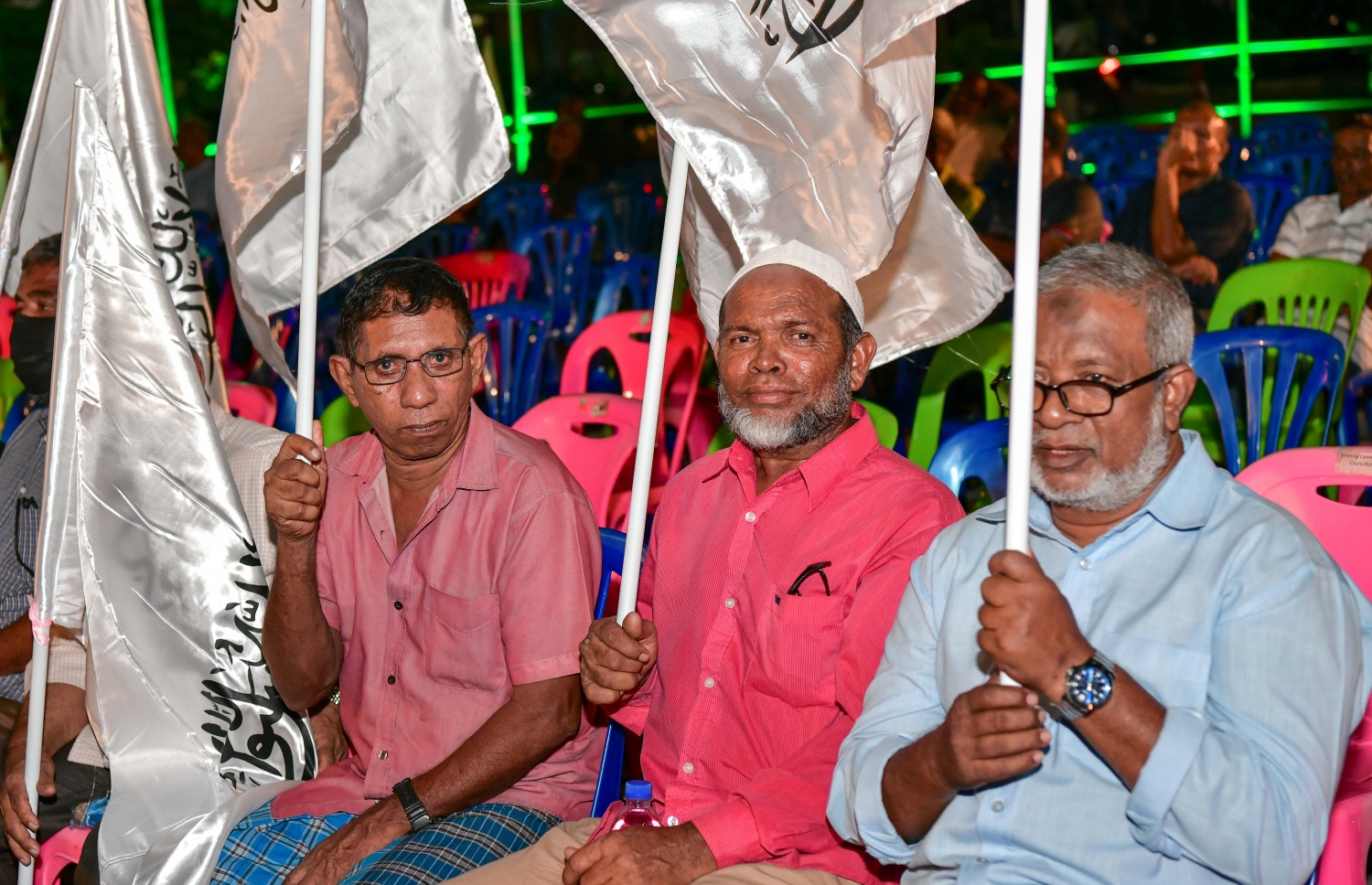ޕީޕީއެމުން ބޭއްވި "ނަބިއްޔާގެ ދިފާއުގައި" ޖަލްސާގައި އިދިކޮޅު ސަޕޯޓަރުން ބައިވެރިވަނީ.--- ފޮޓޯ: ނިޝާން އަލީ/ މިހާރު
