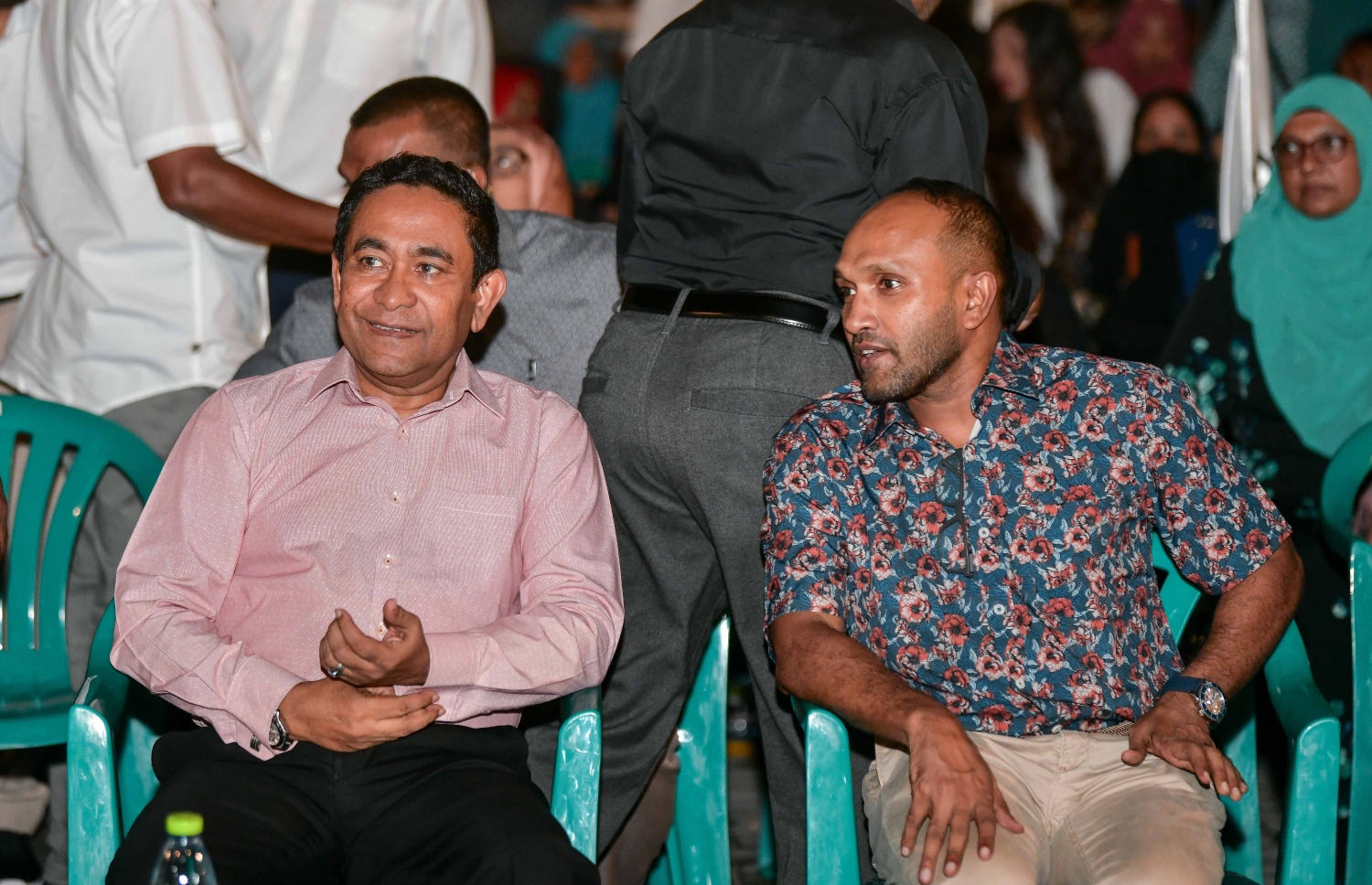 ޔާމީނާއި އެ މަނިކުފާނުގެ ވަކީލް އަދި ކުރީގެ ނައިބު ރައީސް ޖަމީލް ޖޫން 2022 ގައި ބޭއްވި ޕީޕީއެމްގެ ޖަލްސާއެއްގައި.--- ފޮޓޯ/ މިހާރު